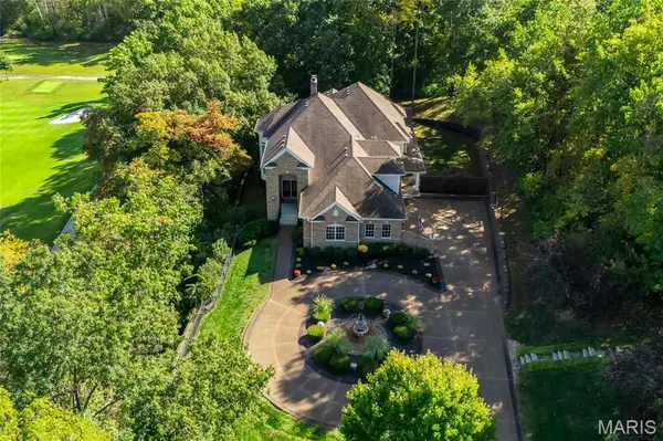 9542 Country Club GN, Sunset Hills, MO 63127