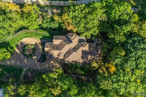 9542 Country Club GN, Sunset Hills, MO 63127