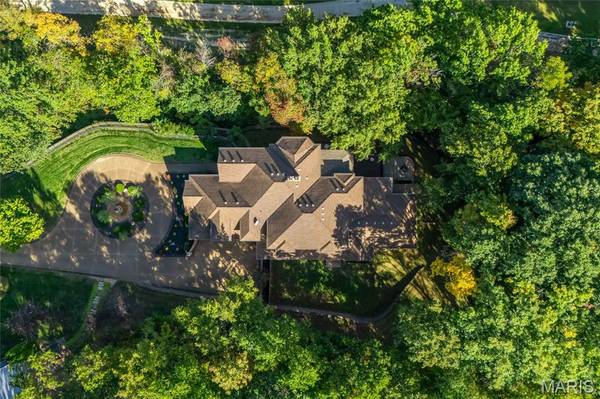 9542 Country Club GN, Sunset Hills, MO 63127