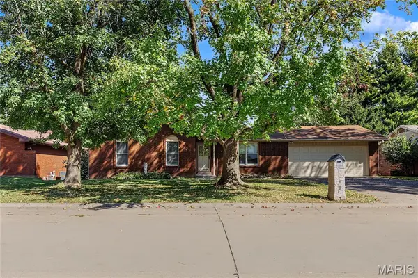 3124 Laurel LN, Cape Girardeau, MO 63701