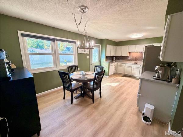 1016 E College AVE, Greenville, IL 62246