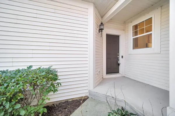 2840 Cattail CT #B, Wauconda, IL 60084