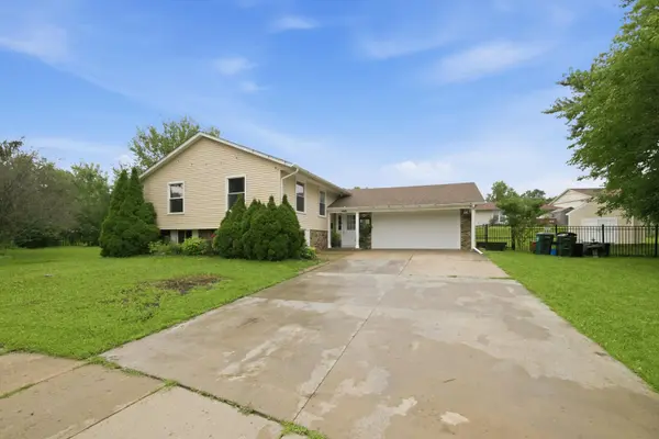 1204 Lincoln CT, Streamwood, IL 60107