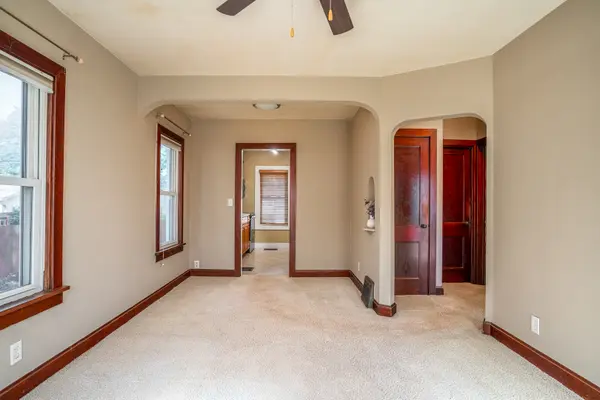 2228 W High ST, Davenport, IA 52804