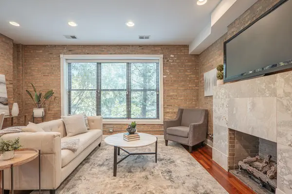 1969 W Cullom AVE #2, Chicago, IL 60613