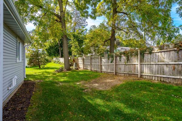 2129 IVANELLE RD, Rockford, IL 61108
