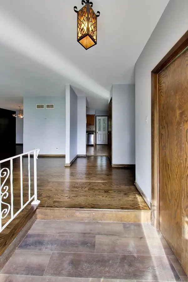 54 E 163rd ST, South Holland, IL 60473