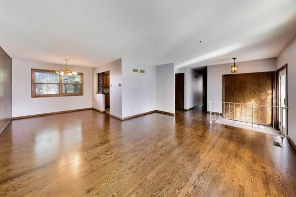 54 E 163rd ST, South Holland, IL 60473