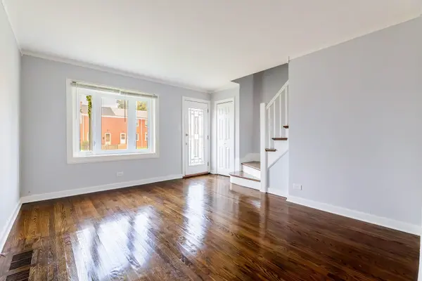 6361 S Long AVE, Chicago, IL 60638