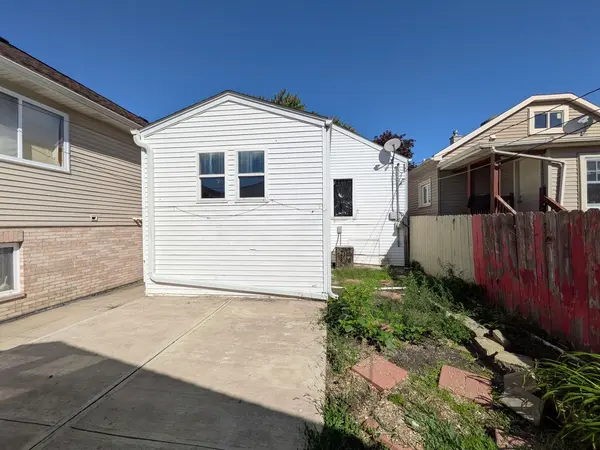 7313 W 58th PL, Summit, IL 60501