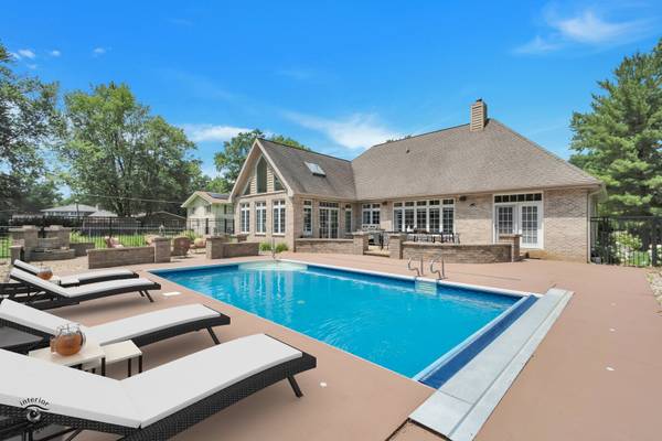 1749 Bittersweet DR, St. Anne, IL 60964