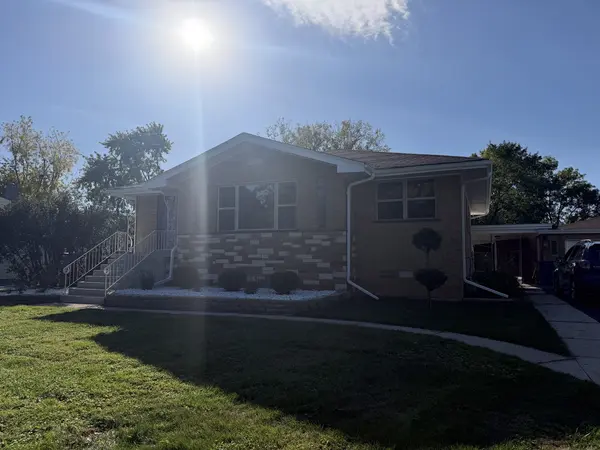 10346 S 75th CT, Palos Hills, IL 60465