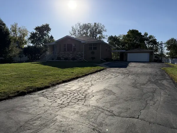 10346 S 75th CT, Palos Hills, IL 60465