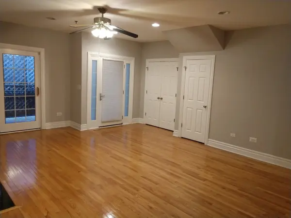 817 Chicago AVE #3, Evanston, IL 60202