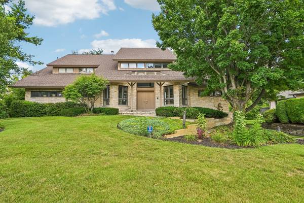 8420 Evergreen LN, Darien, IL 60561