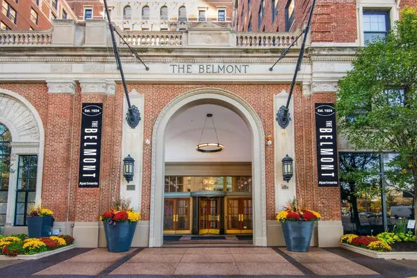 3170 N Sheridan RD #907, Chicago, IL 60657