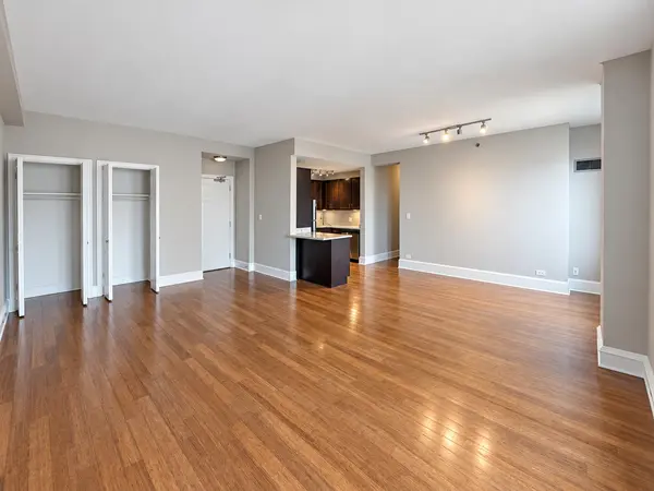 3170 N Sheridan RD #907, Chicago, IL 60657
