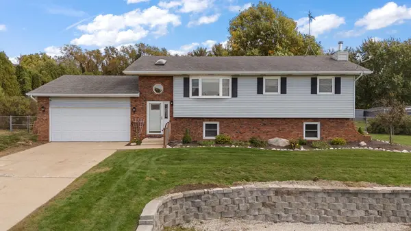 427 Northfield LN, Valparaiso, IN 46383