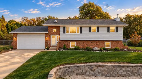 427 Northfield LN, Valparaiso, IN 46383