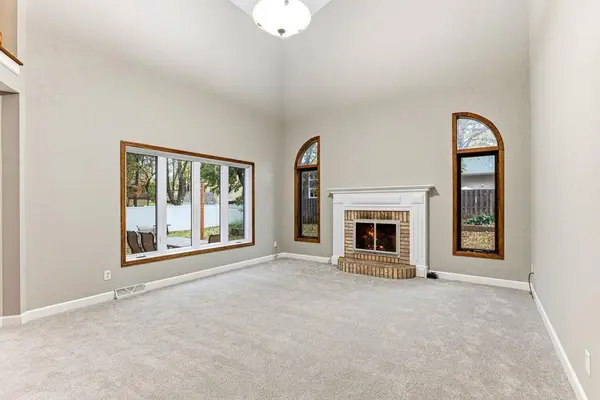 2085 128th AVE NW, Coon Rapids, MN 55448