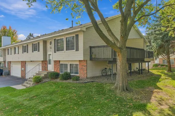 7973 147th ST W, Apple Valley, MN 55124