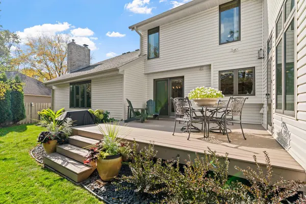 4202 Willow Wood DR, Vadnais Heights, MN 55127