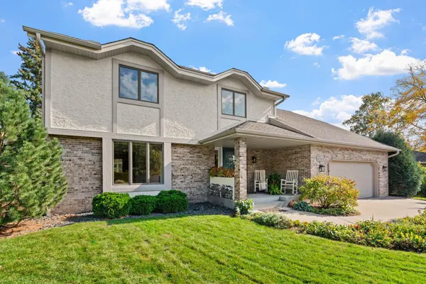 4202 Willow Wood DR, Vadnais Heights, MN 55127