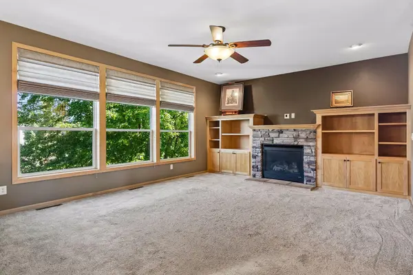 6033 Summit CT S, Cottage Grove, MN 55016