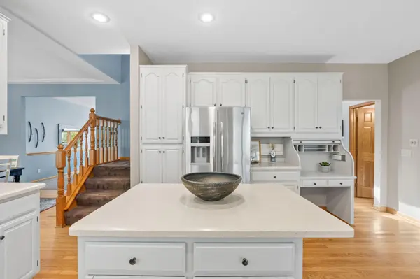 8441 W Lake DR, Chanhassen, MN 55317