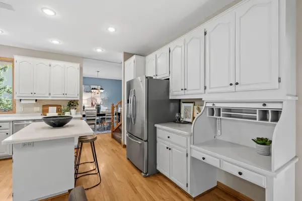 8441 W Lake DR, Chanhassen, MN 55317