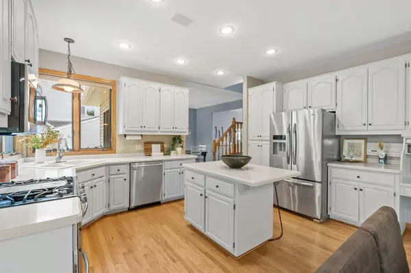 8441 W Lake DR, Chanhassen, MN 55317
