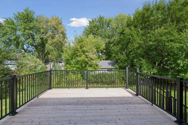 2621 Emerald LN, Shakopee, MN 55379