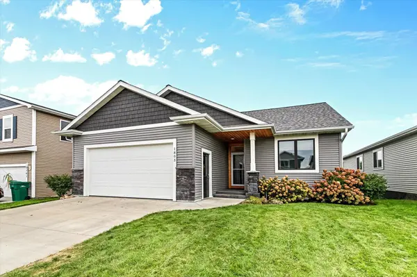 1803 Morning Glory DR, River Falls, WI 54022