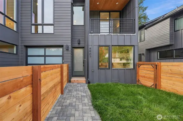 4907 SW Canada DR, Seattle, WA 98136