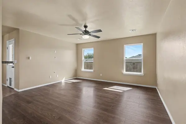 824 Crown Heights LN, Purcell, OK 73080