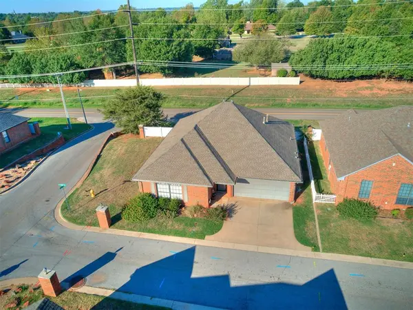 1311 N Canyon WAY, Guthrie, OK 73044