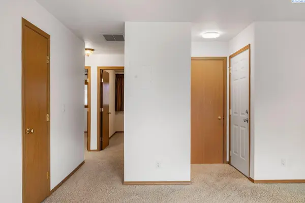 3121 W Hood Ave #A203, Kennewick, WA 99336