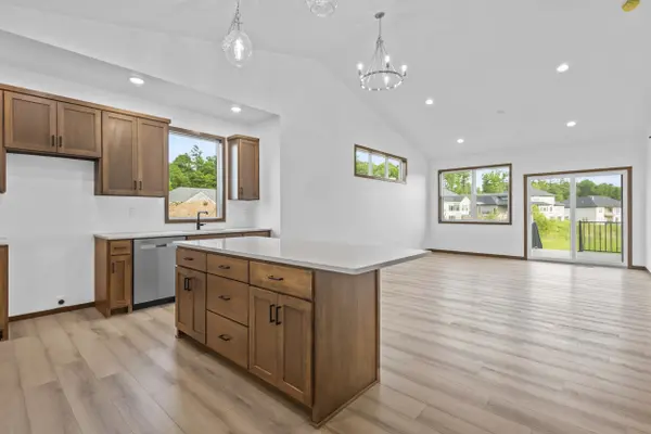 3365 SHAWANO AVE, Green Bay, WI 54313
