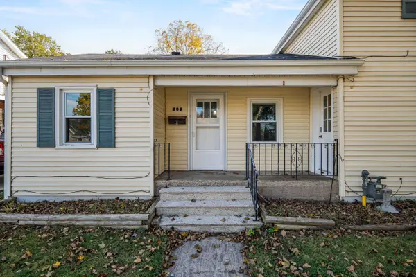 208 N SUPERIOR ST, De Pere, WI 54115
