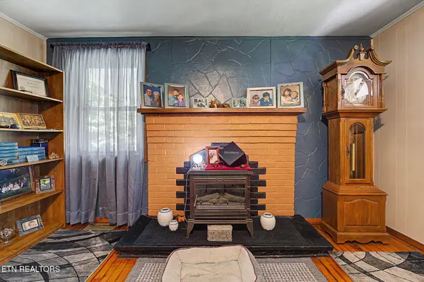 136 Bear Hollow Rd, Bristol, TN 37620
