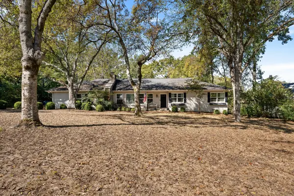701 Vosswood Dr, Nashville, TN 37205