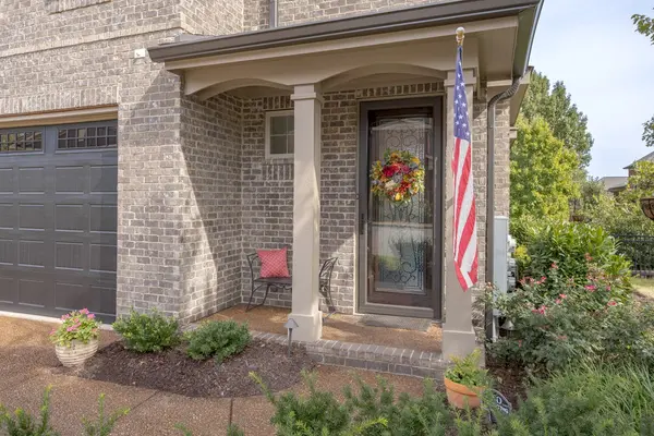 900 Silkwood Cir, Nashville, TN 37221