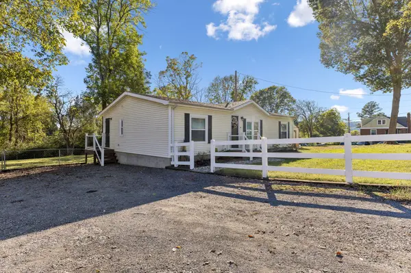 118 E Elm St, Ashland City, TN 37015