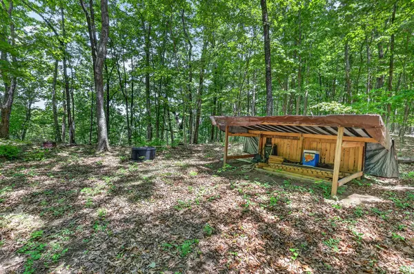 1215 Stage Coach Rd, Sewanee, TN 37375