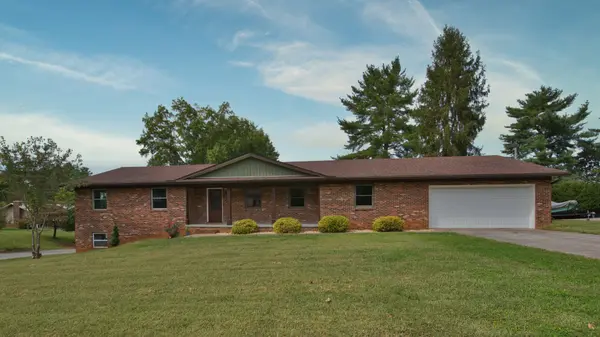 935 Devon Cir, Maryville, TN 37804