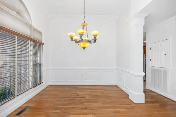 717 S Clinton St, Athens, AL 35611