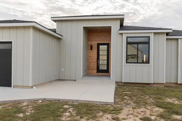 2001 Wheatland Circle, Salina, KS 67401