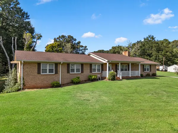190 McMahan ST, Campobello, SC 29322