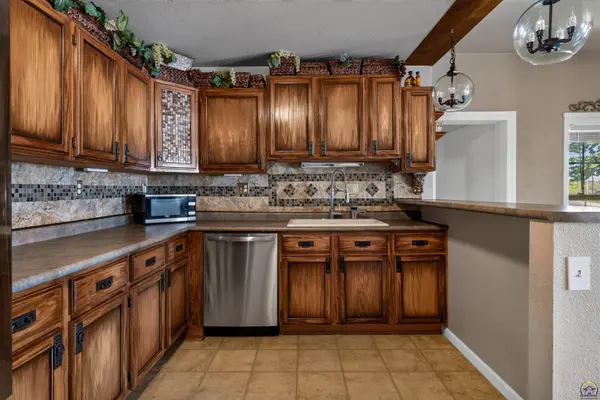 1235 W 8th St, Junction City, KS 66441