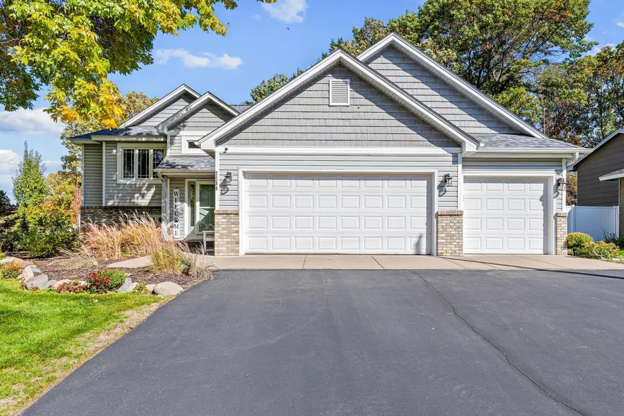 2289 S Coon Creek DR, Andover, MN 55304